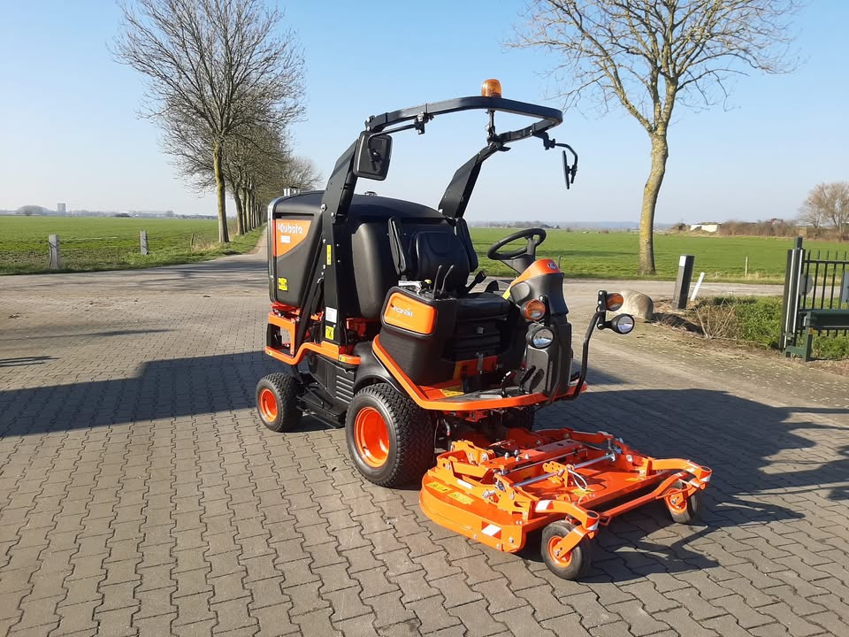  ? Afgeleverd: Kubota FC3-261 met