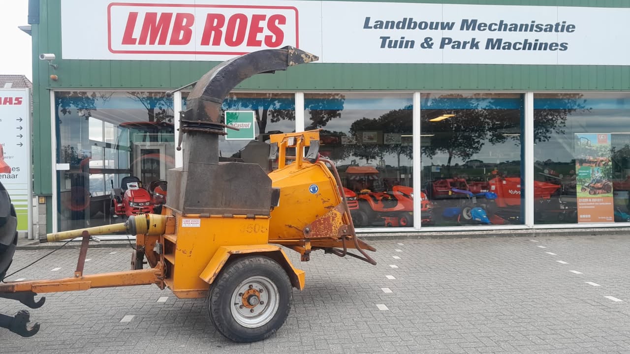  ? Aflevering houtversnipperaars ?<br