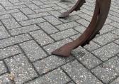 Knoche Vaste tand cultivator