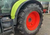 Claas Arion 640